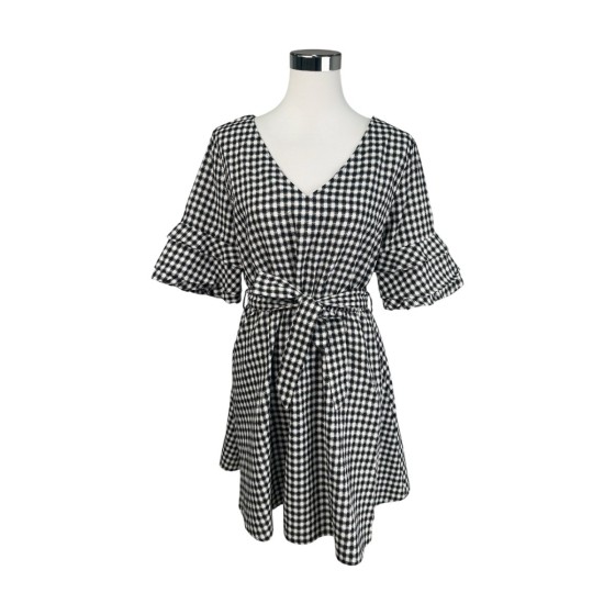 ROBES COURTES PRETTY LITTLE THING 40
