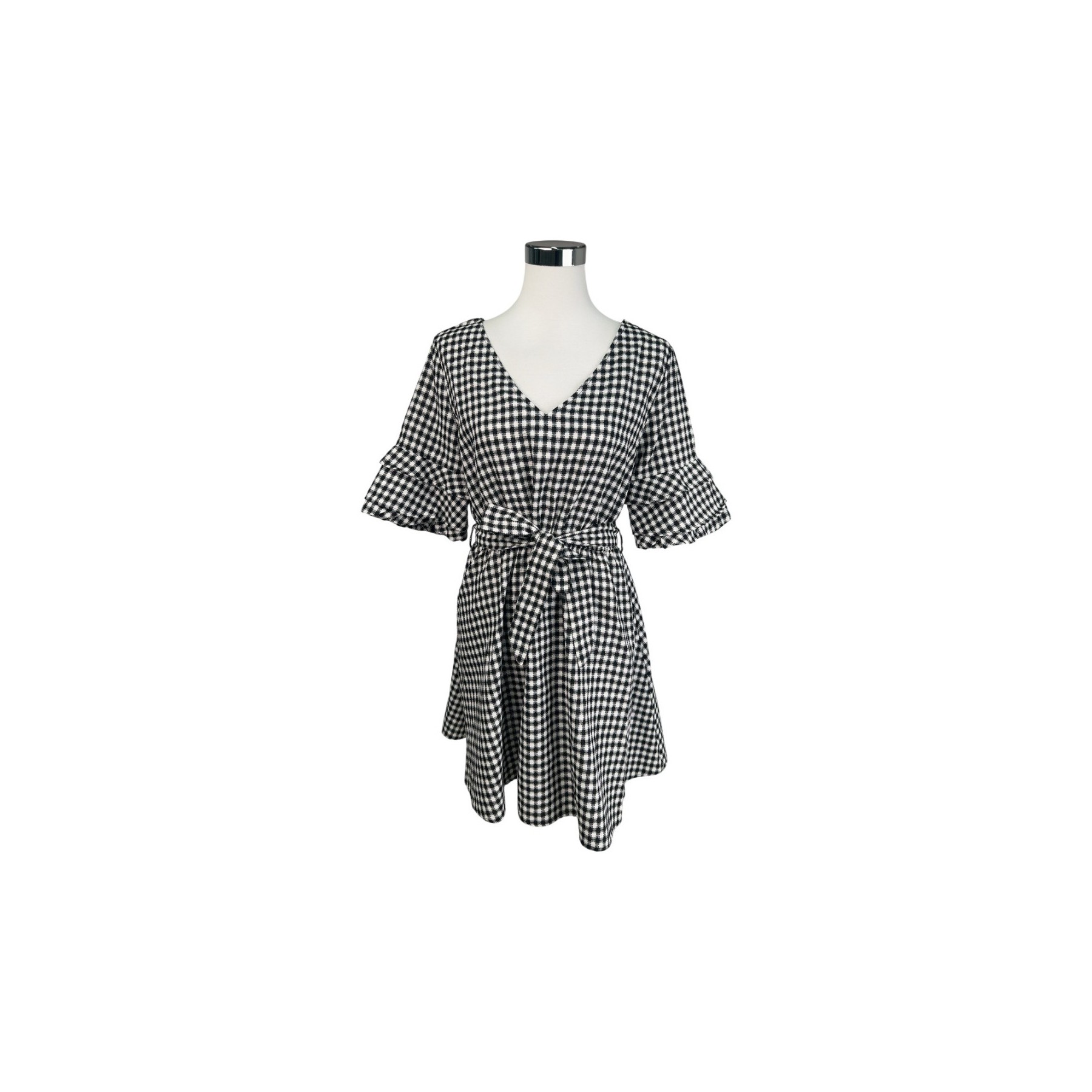 ROBES COURTES PRETTY LITTLE THING 40
