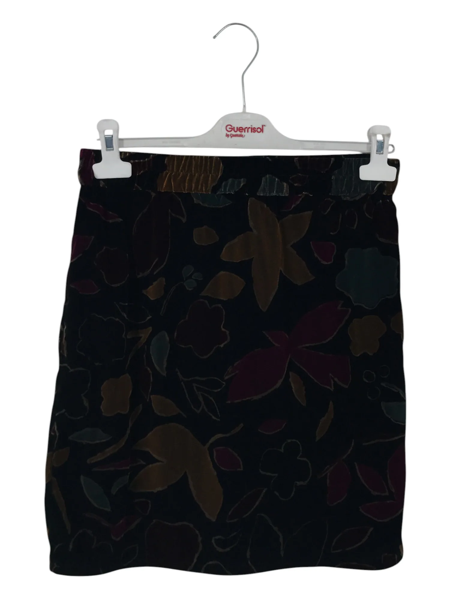 5e36bfd5f9b1ff77fcd760bfb5d85408_des-petits-hauts-jupes-mi-longues-t-0