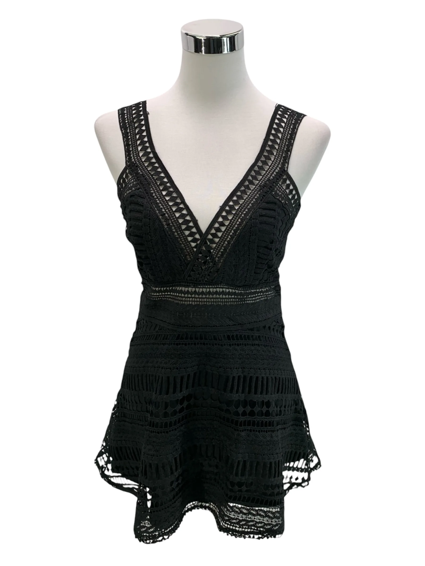 08cf3bd0e0ce81f59e8d9430652a71e6_boohoo-robes-courtes-36