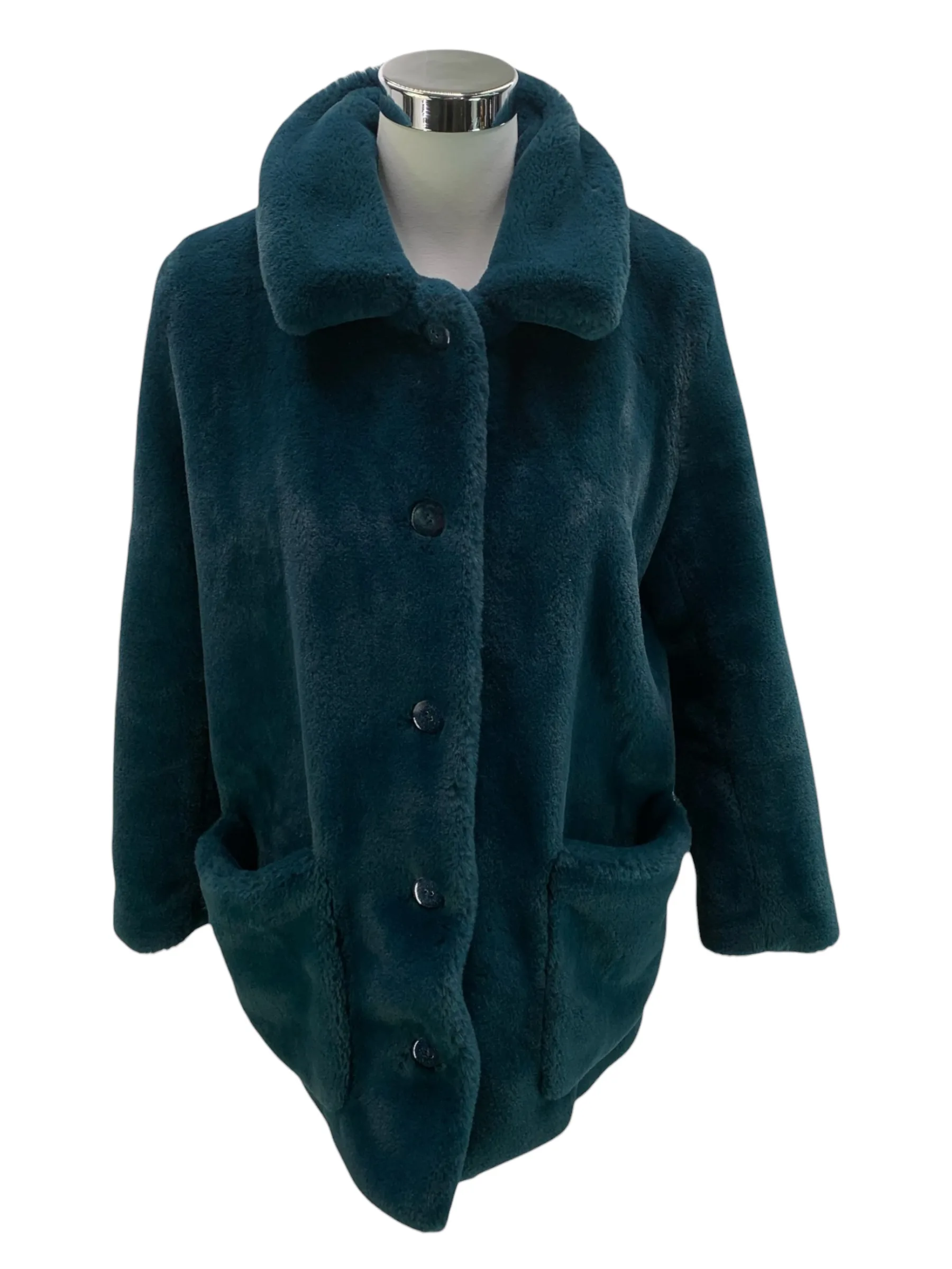 b8a01f500fe258a2e5e6c7d2bb3045c1_des-petits-hauts-manteaux-en-fausses-fourrures-t-2