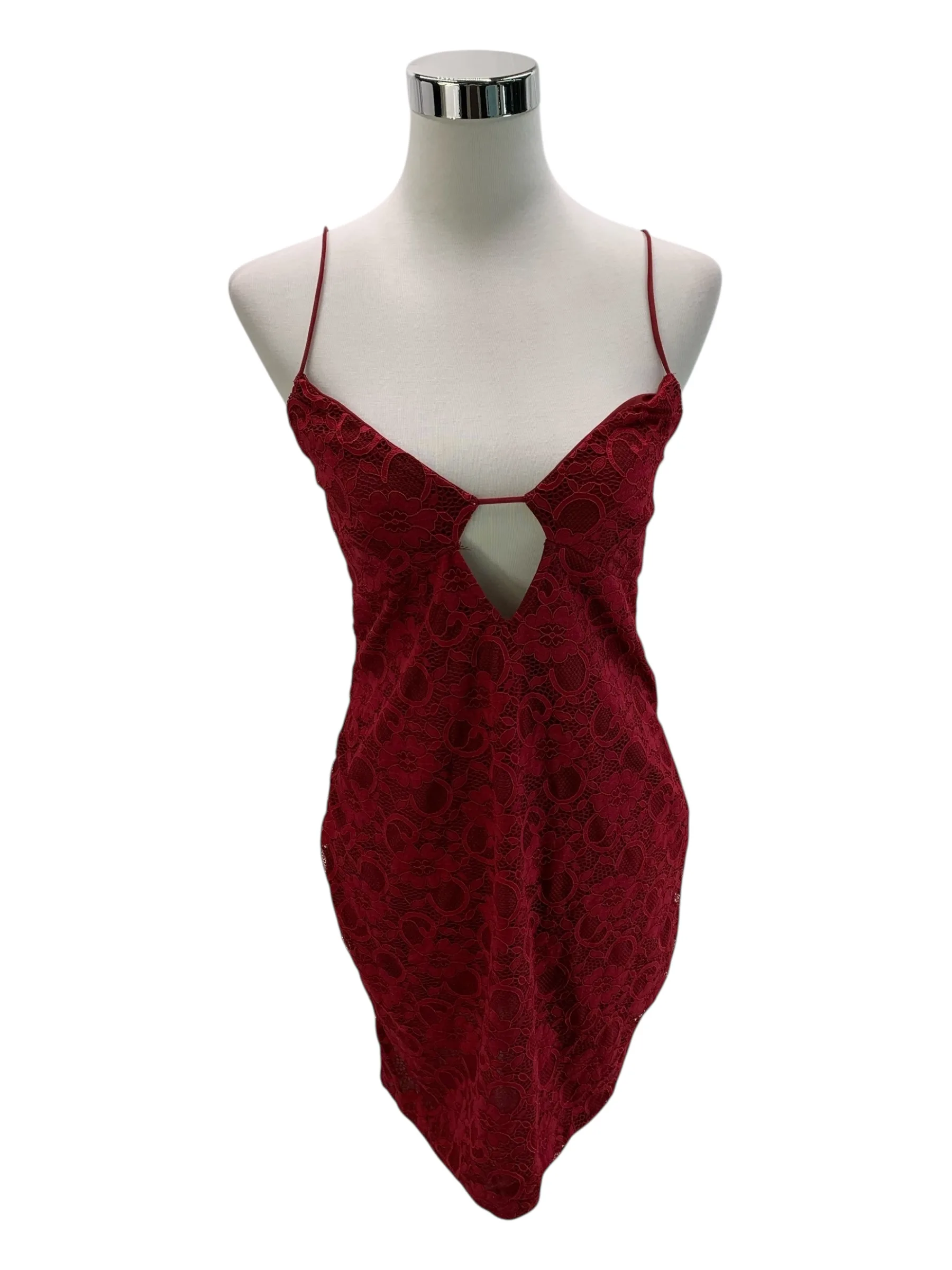 043bb887d2b4a67f58f577cff46d11be_prettylittlething-robes-courtes-40