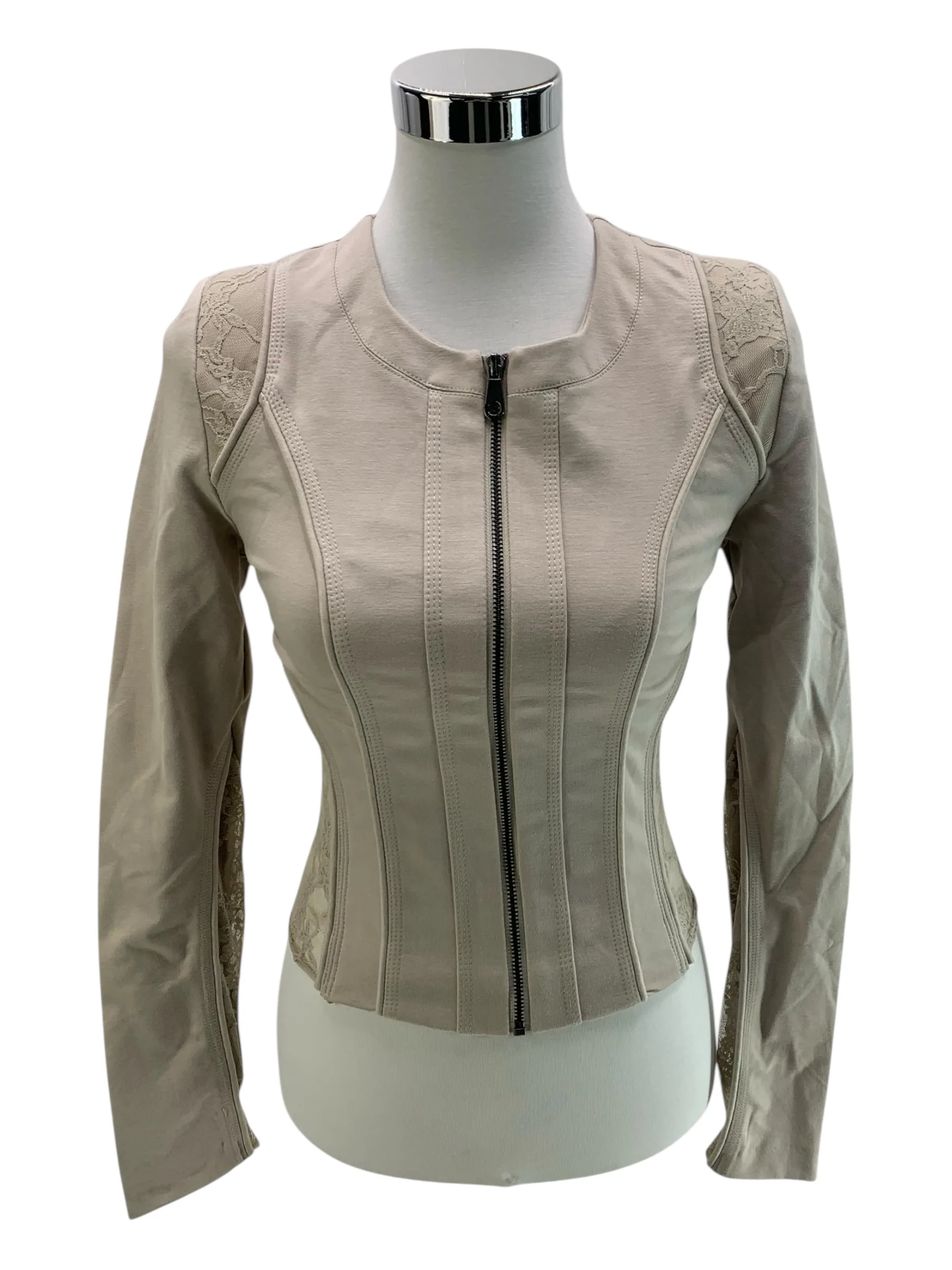 1b32231d18a7afc00f0c0e6053191f48_amisu-vestes-34