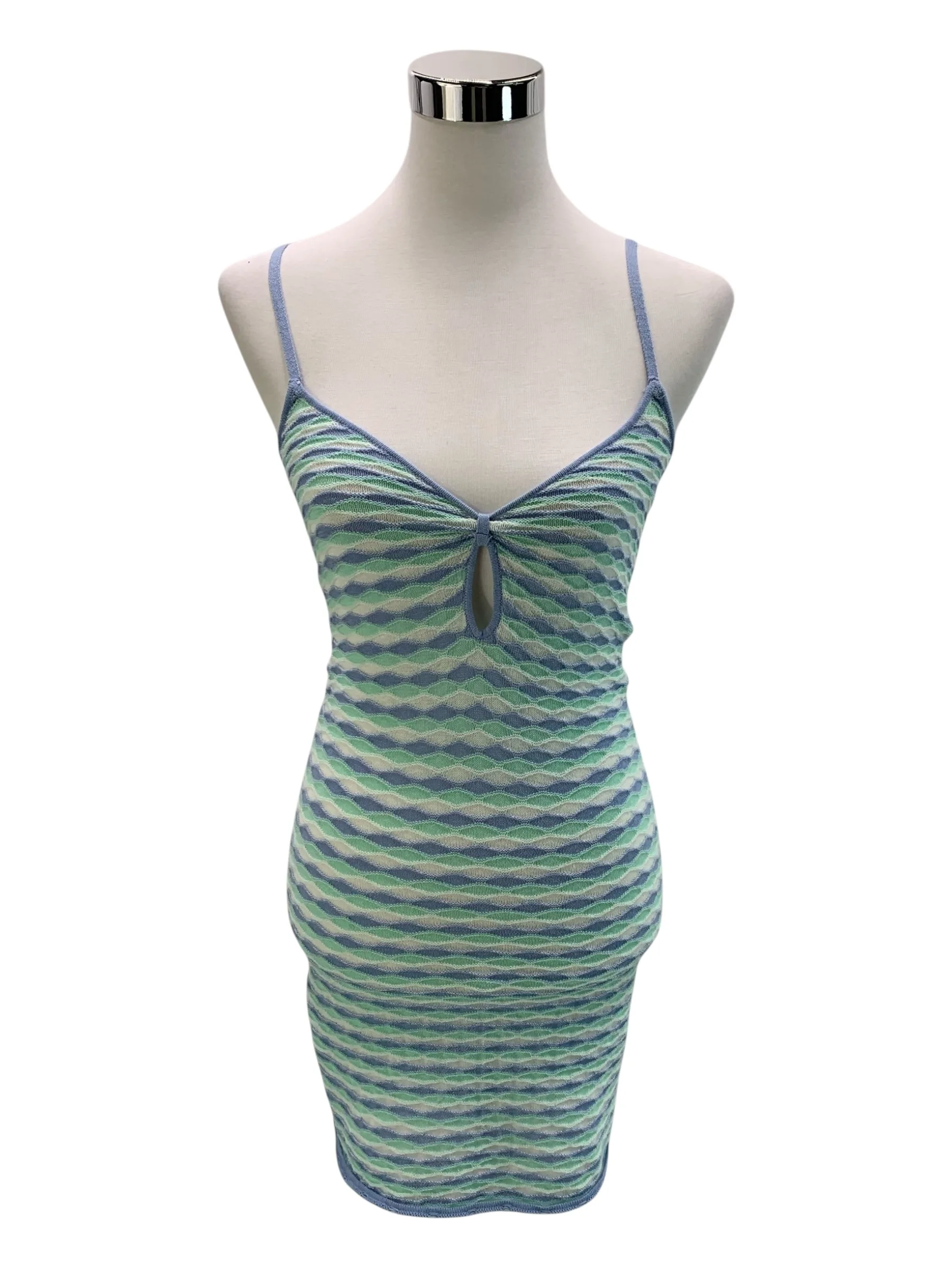 210f44b36ba0969ae8d91623883b91ea_bershka-robes-courtes-s