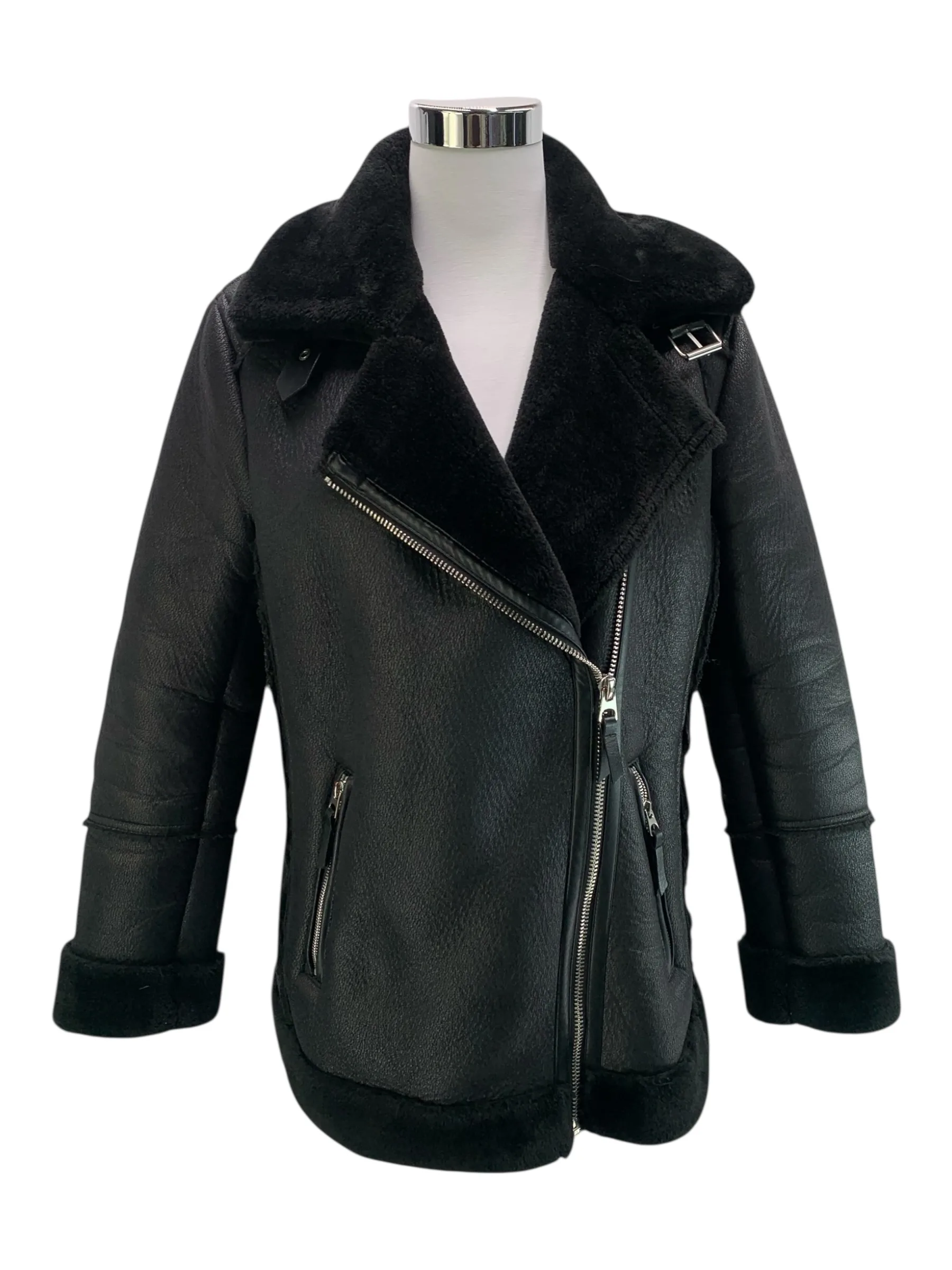 2d36607b773bbaa5b46bf26c42215a83_stradivarius-vestes-s