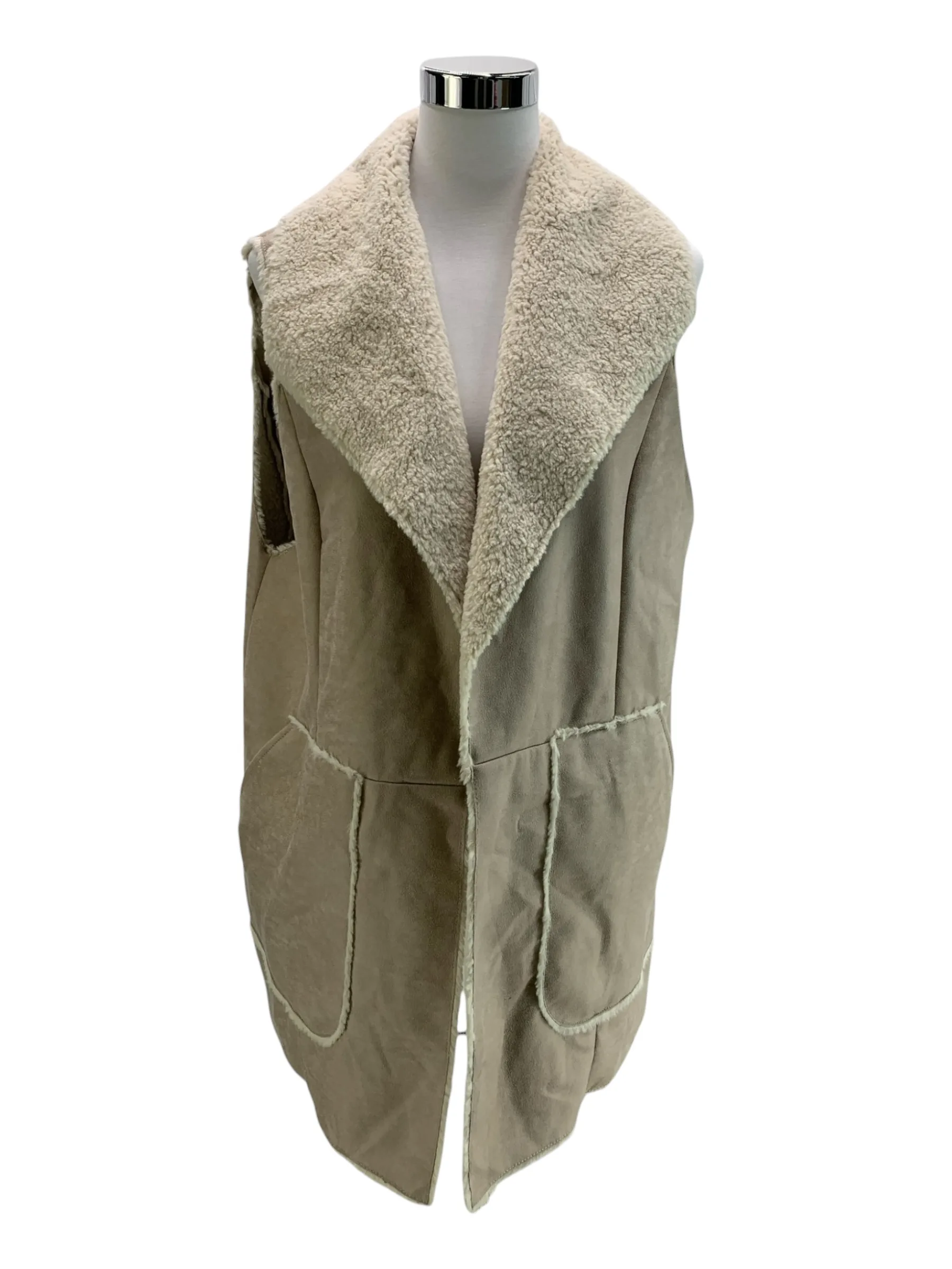 5df055700d0c3c157710378b6b63673e_ameline-vestes-46