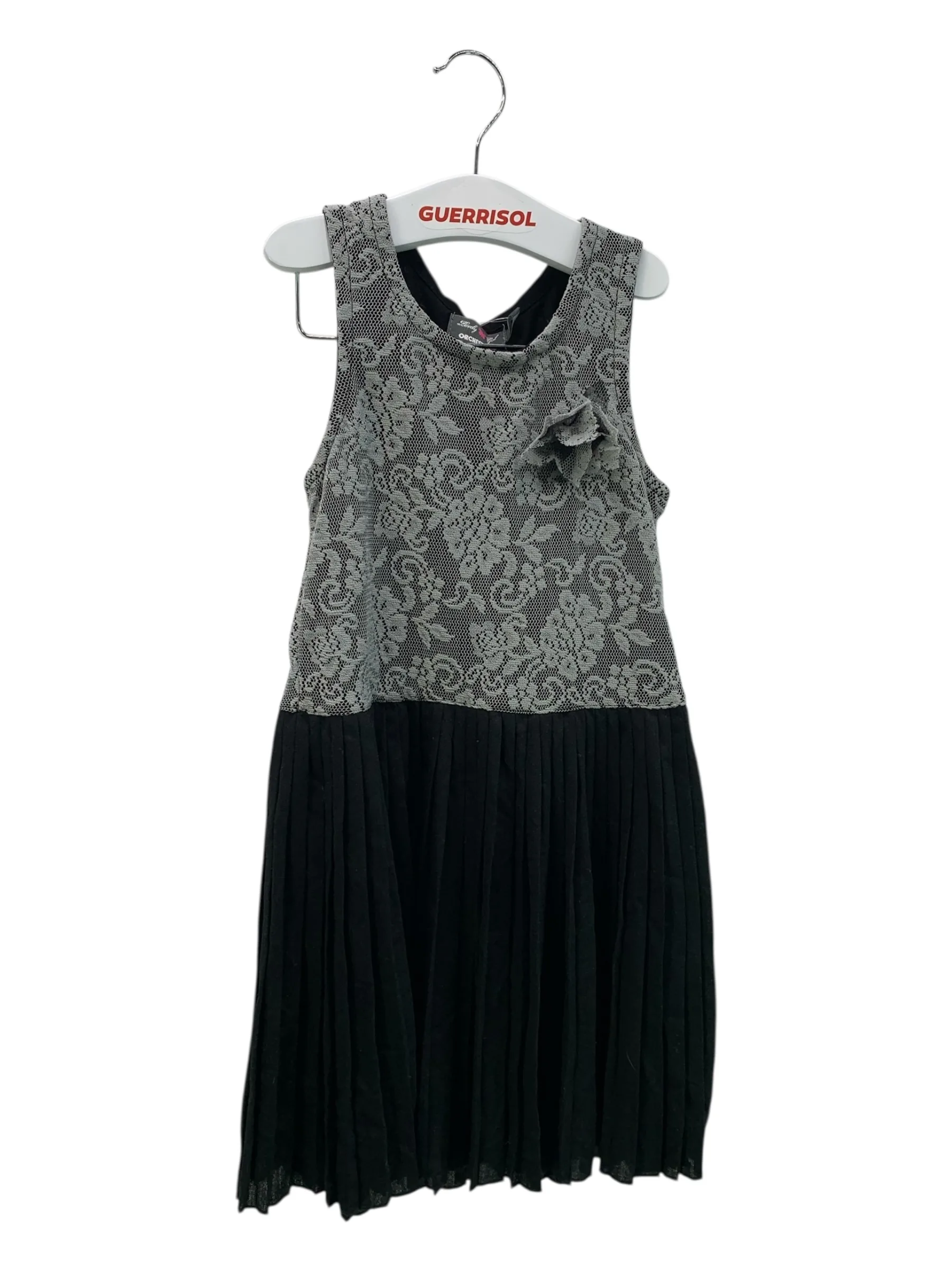 61ce6e537226e0f27a2f833f9e032b43_orchestra-robes-enfant-8-ans