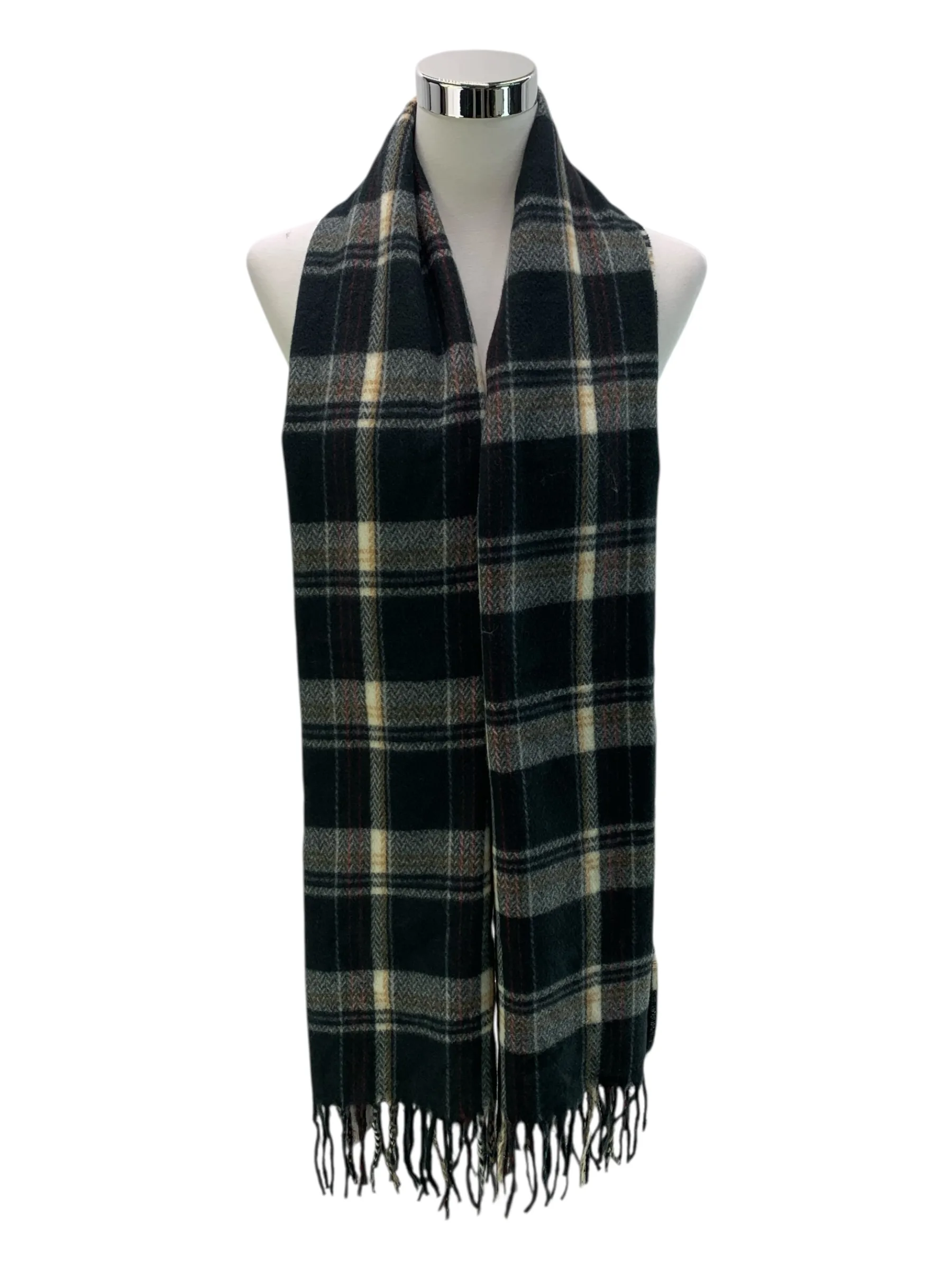 6bce6cee5b7d5d9cfedd3d70ee991187_regina-schrecker-echarpes-foulards-t-u