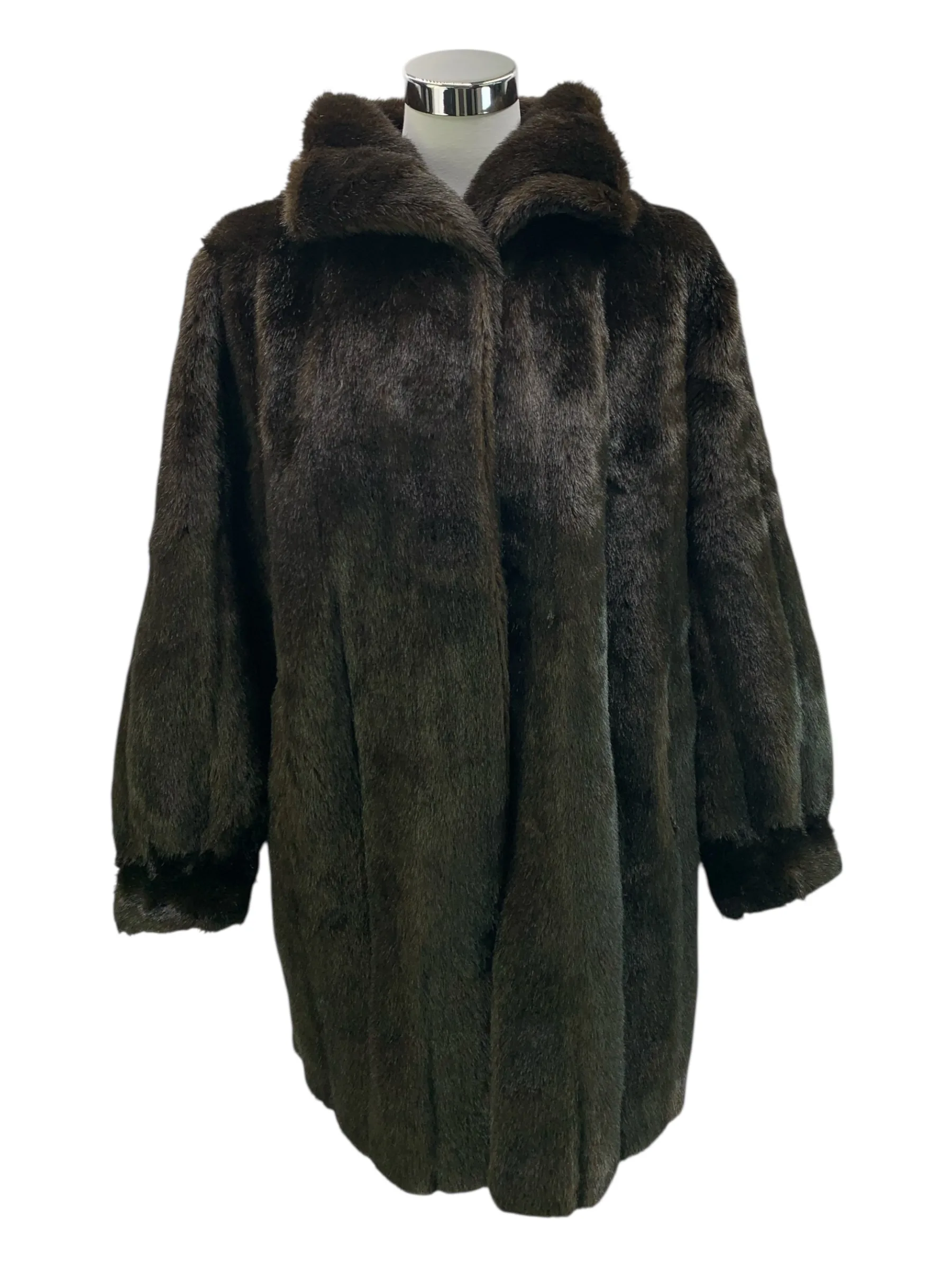 99238e9e19ea5786ac604425079c7bcf_c-a-manteaux-en-fausses-fourrures-44