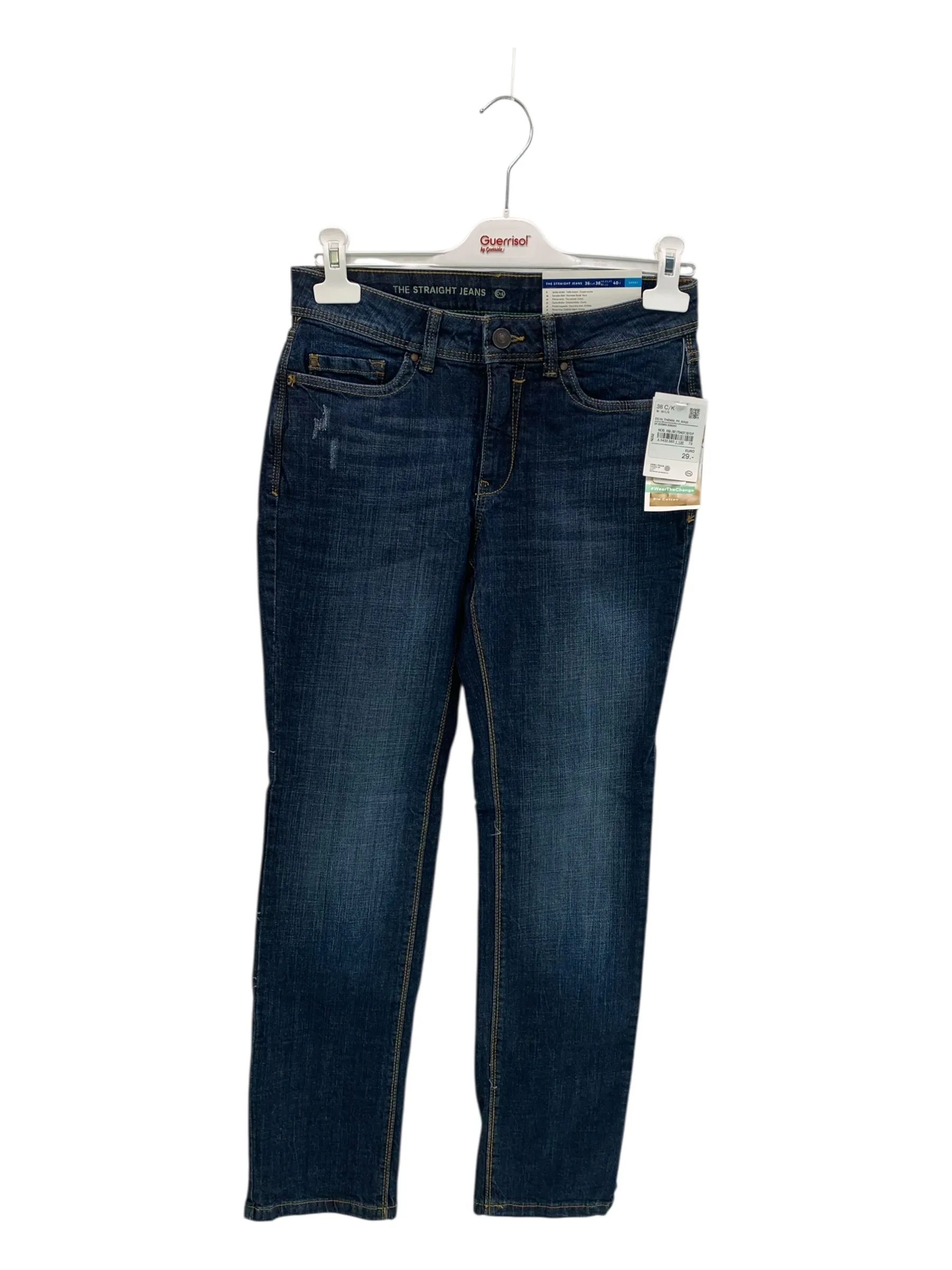 f1acb2e0fe19e298c42e210b2719a55c_c-a-jeans-droits-38